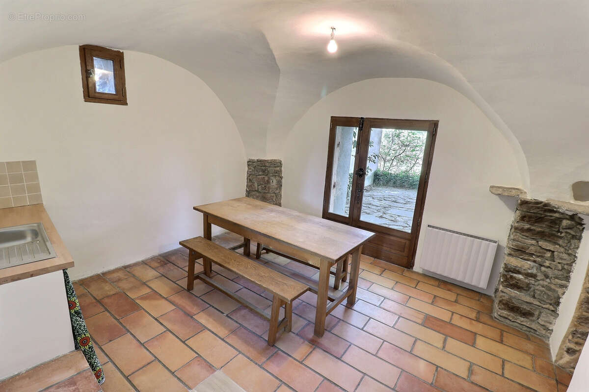 Maison à SAINT-BAUZILLE-DE-MONTMEL