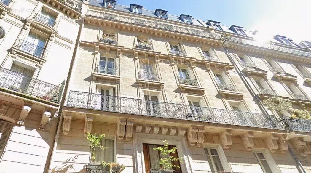 Appartement à PARIS-14E