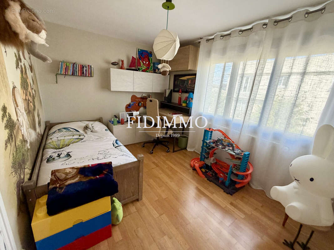 Maison à CHENNEVIERES-SUR-MARNE