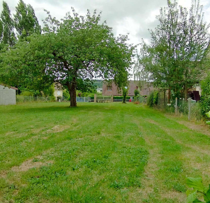 Terrain Yzeures Sur Creuse 700 m2 - photo 2