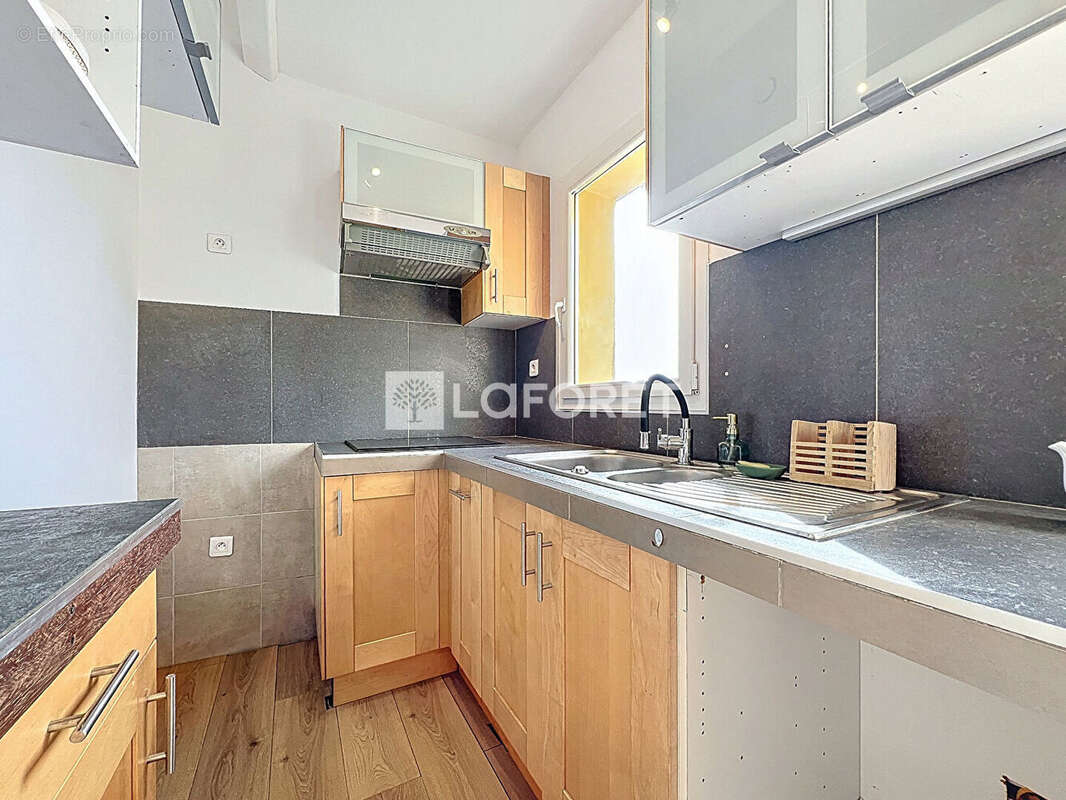 Appartement à ROQUEVAIRE