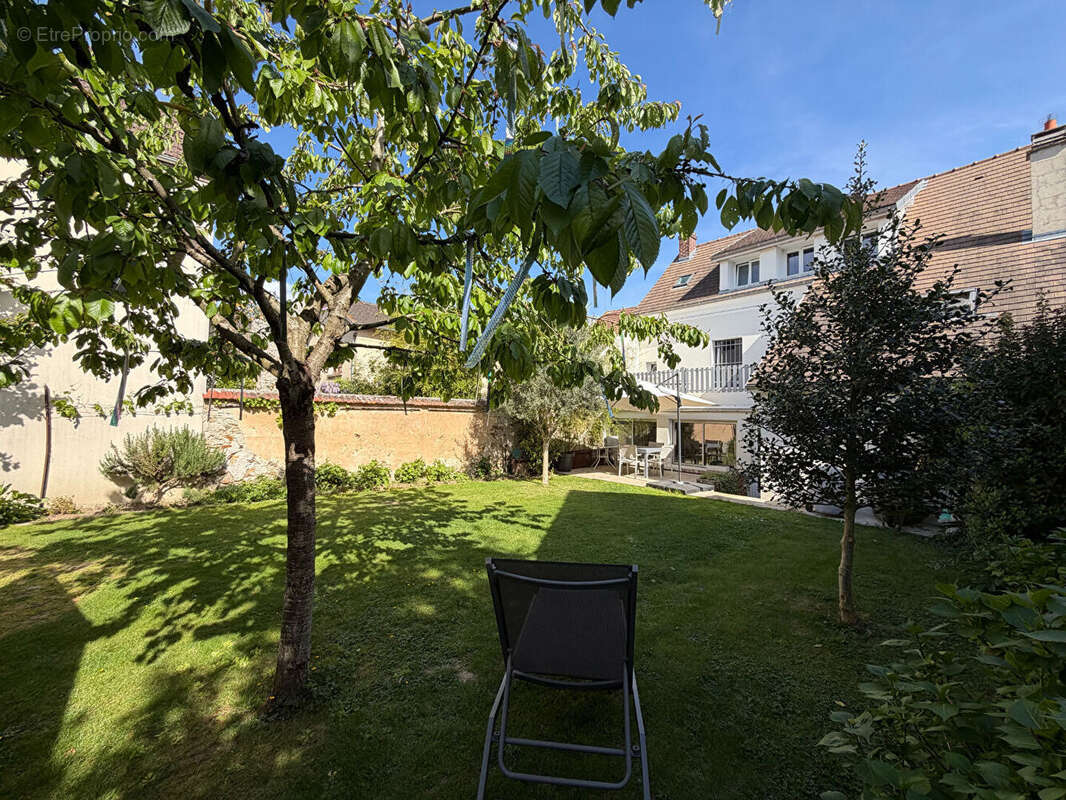 Maison à QUINCY-VOISINS
