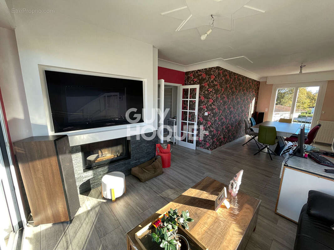 Maison à PARENTIS-EN-BORN