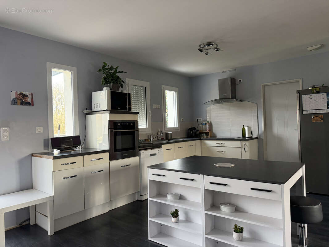 Maison à COURS-DE-PILE