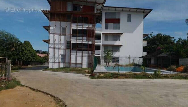 Appartement T4 Superficie  77 m2 avec 12.06 m2 de Terrasse Résidence sécurisée avec piscine - photo 2