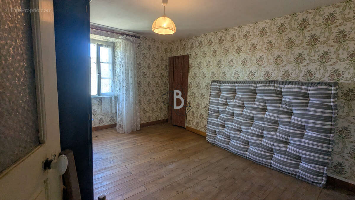 Maison à LUC-LA-PRIMAUBE