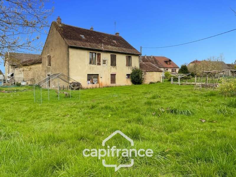 Maison en pierres à vendre -  5 pièces VERCIA (39) - 1309m² de terrain - Capifrance - Jérôme CESARIO - photo 20