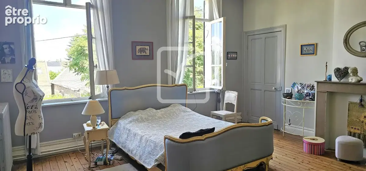Maison 9 pièces de 270 m2 avec terrain constructible de 4781 m2, garage et dépendances - photo 6