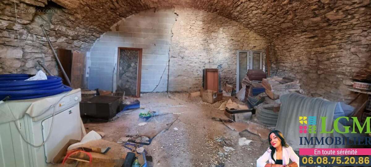 Ventabren – Ensemble immobilier à fort potentiel : rénovation + construction possible - photo 4