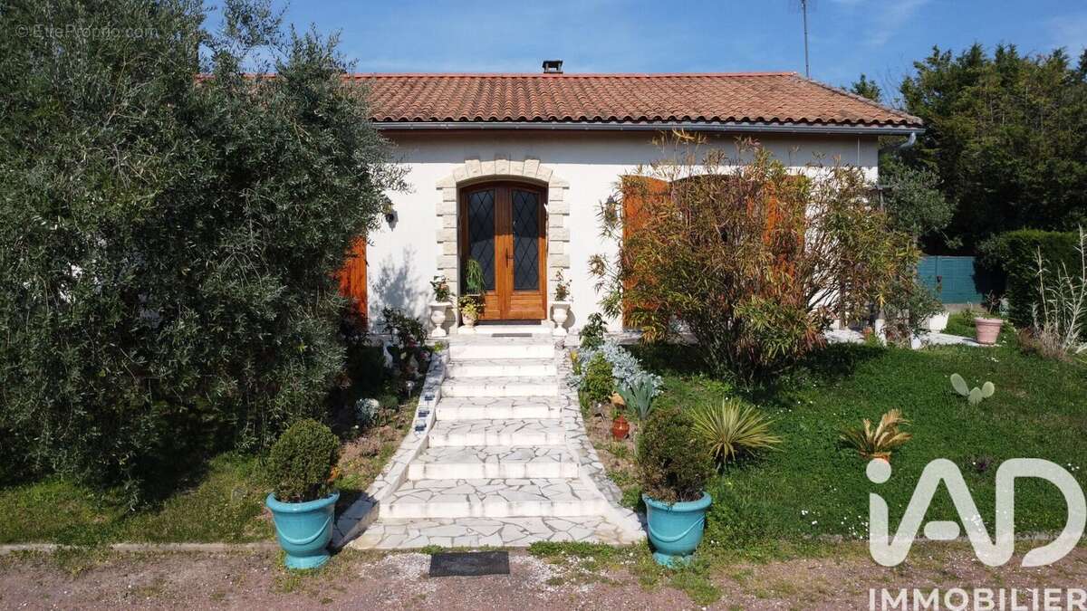 Photo 2 - Maison à COUTRAS