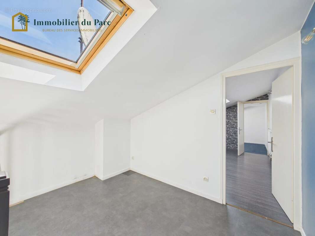 Maison à rénover avec terrain constructible – Investissement ou projet de vie au calme à Valdoie - photo 10