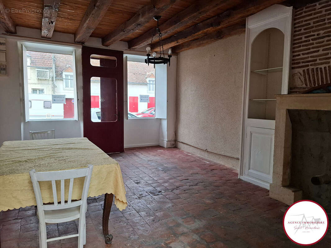 Maison à BRUERE-ALLICHAMPS