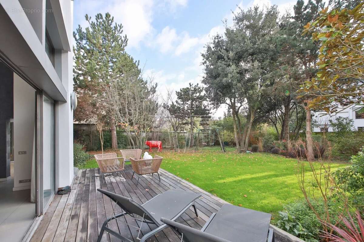 Maison à ISSY-LES-MOULINEAUX