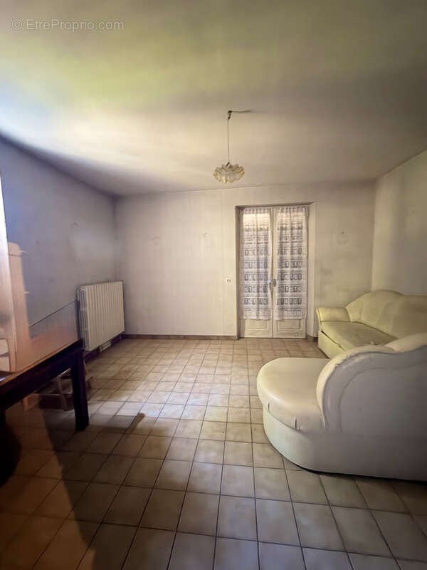 Maison à SALLES-DE-BELVES