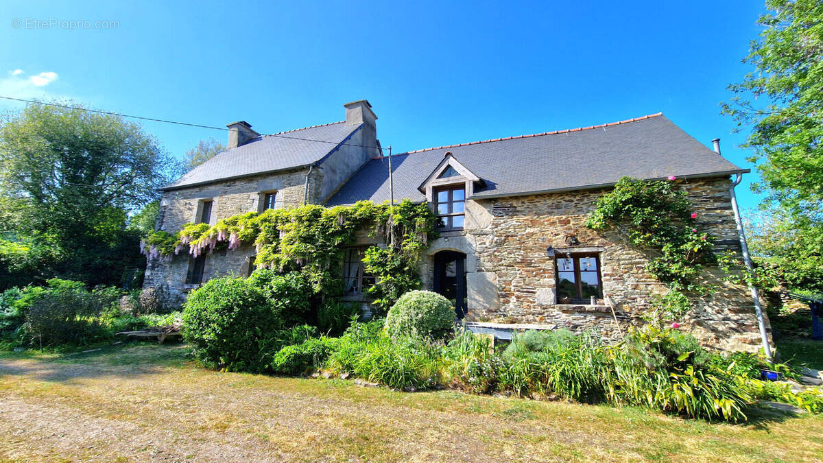 Maison à SAINT-CARADEC