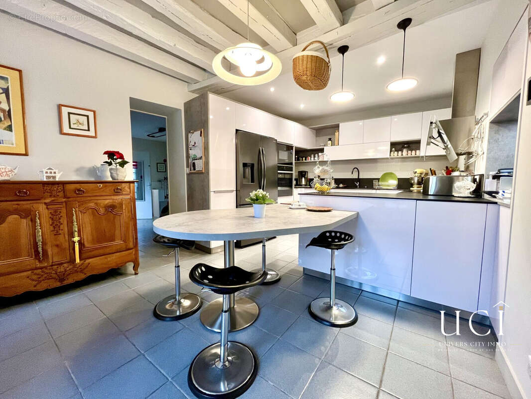 Maison 227 m² à Les Ponts-De-Ce  - photo 3