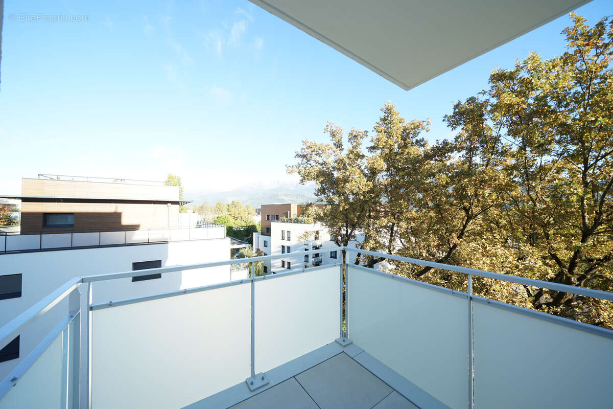 Appartement à MEYLAN