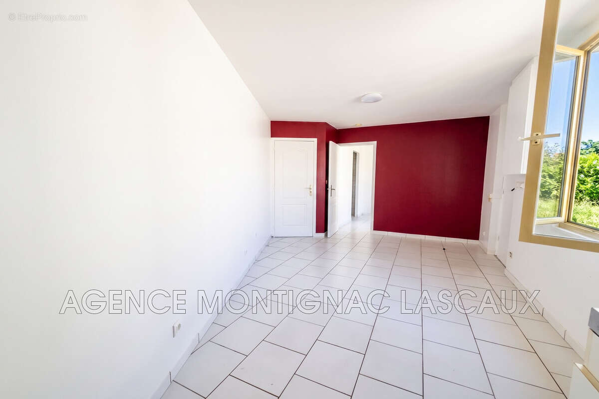 Maison 32 m² à Montignac  - photo 3