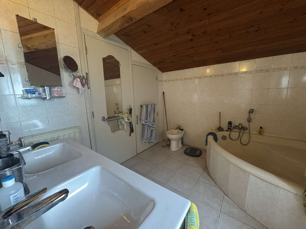 Maison à LAPEYROUSE-FOSSAT