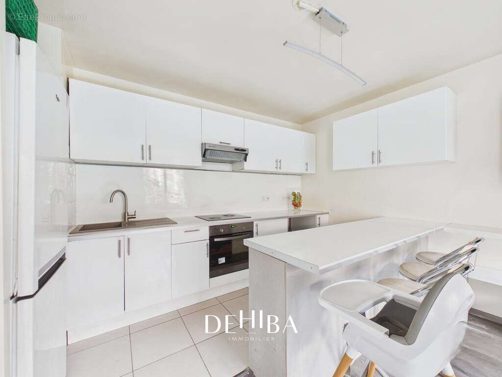 Appartement à LES PAVILLONS-SOUS-BOIS