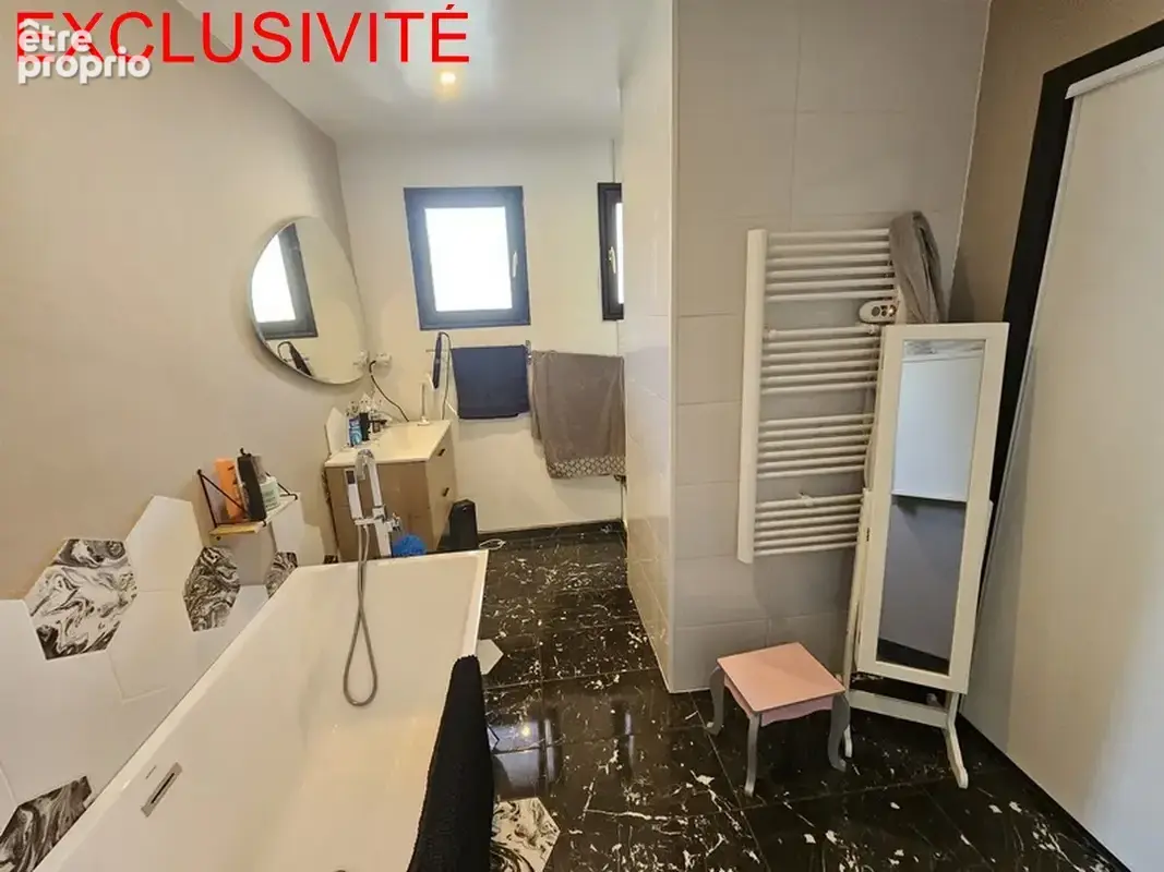 Lavans-lès-Saint-Claude : villa rénovée avec piscine et jolie vue dominante - photo 13