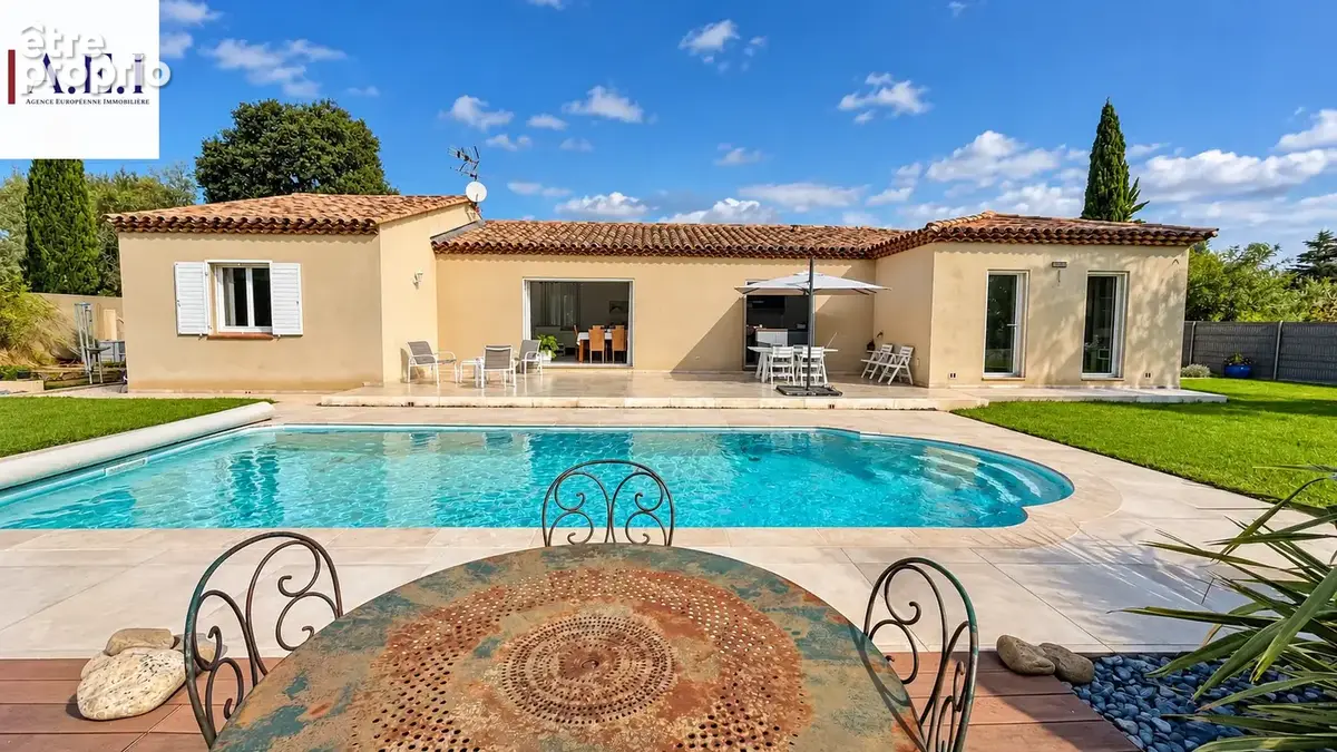 La Seyne sur mer - Fabrégas - Villa de plain-pied avec piscine & garage - photo 2