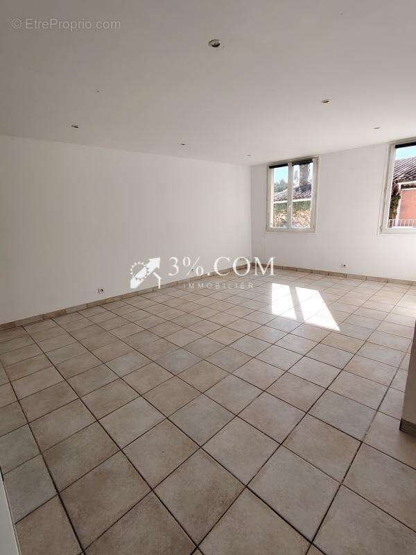 Appartement à COGOLIN