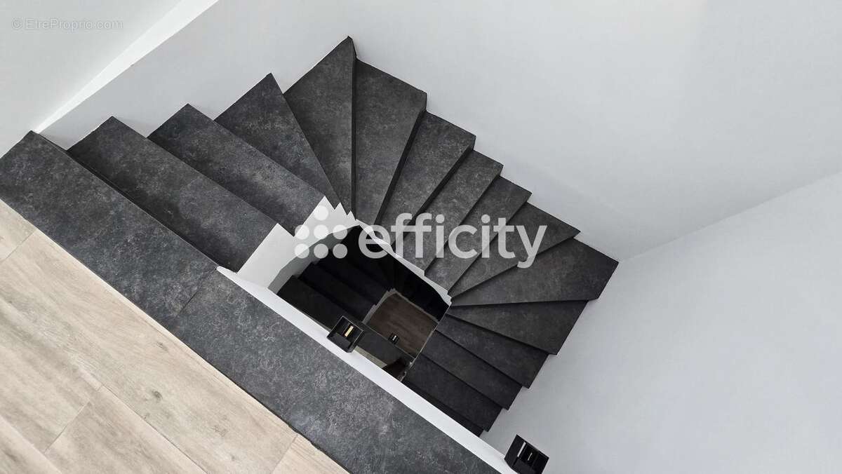 Maison à COLOMBIERS