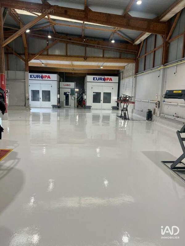 Commerce 690 m² à Grigny  - photo 2