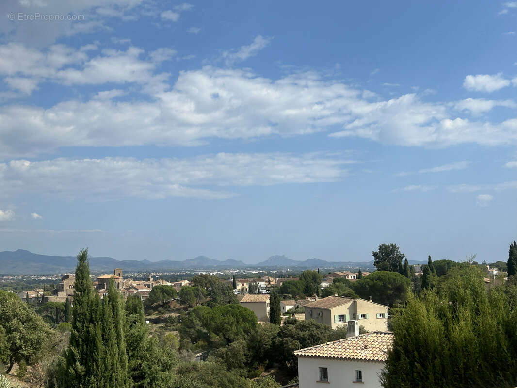 Autre à ROQUEBRUNE-SUR-ARGENS