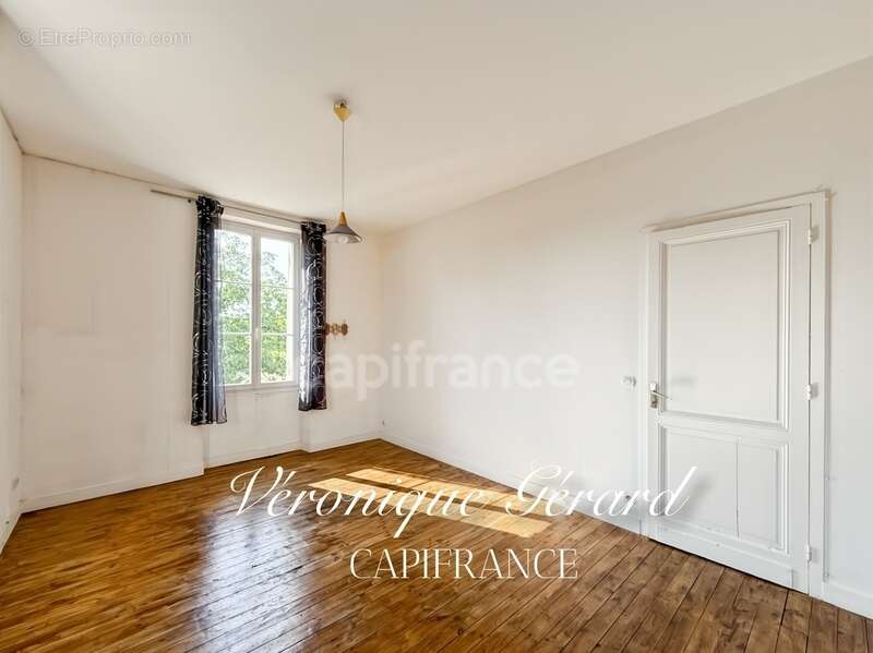 Ancien Presbytère en pierre de 179 M², 8 pièces - photo 13