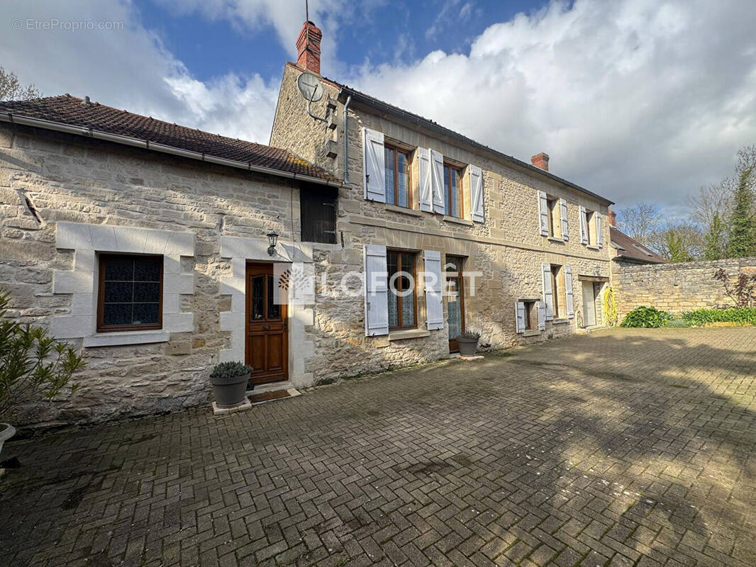 Maison à BALAGNY-SUR-THERAIN