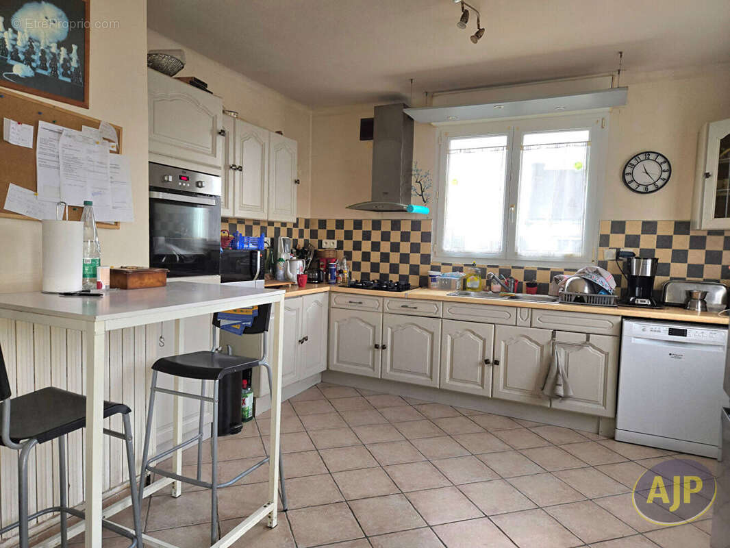 Belle maison familiale 5 chambres au coeur de Saint-Jean-Brévelay ! - photo 3