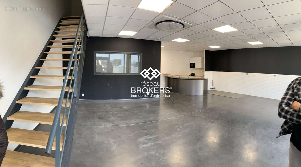 Commerce 412 m² à Voreppe  - photo 3
