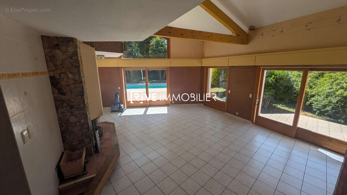Maison 195 m² à Anthy-Sur-Leman  - photo 2