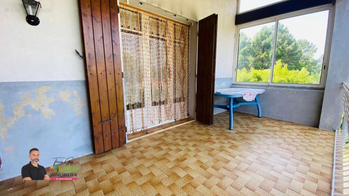 Appartement à LES SALLES-DU-GARDON