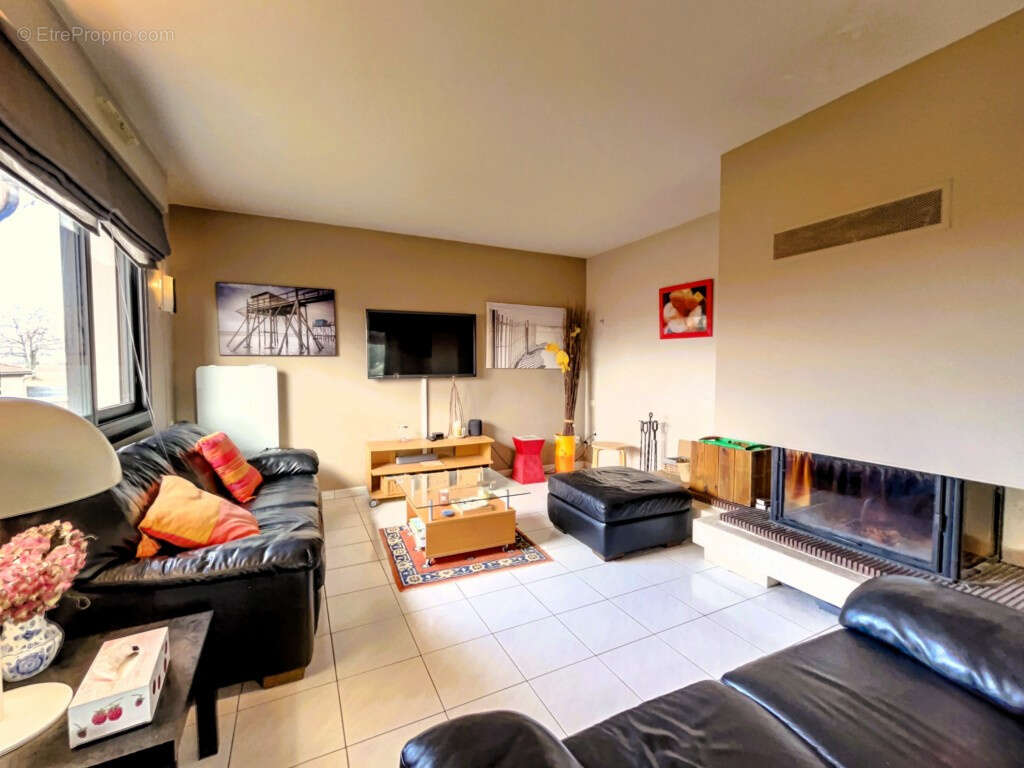 01160 SAINT MARTIN DU MONT Maison familiale 210 m2 - photo 3