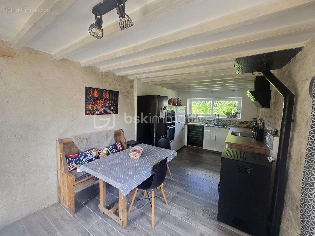 Maison à CRUX-LA-VILLE