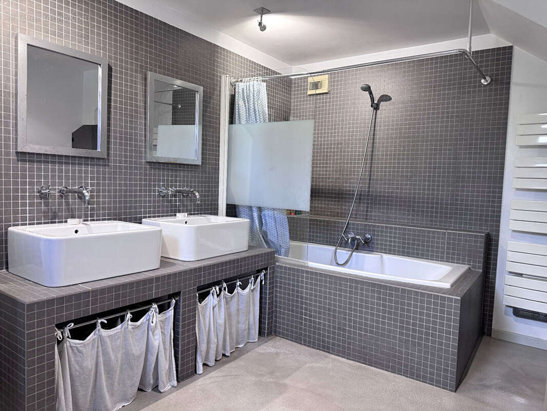 Maison à VILLENEUVE-LES-AVIGNON