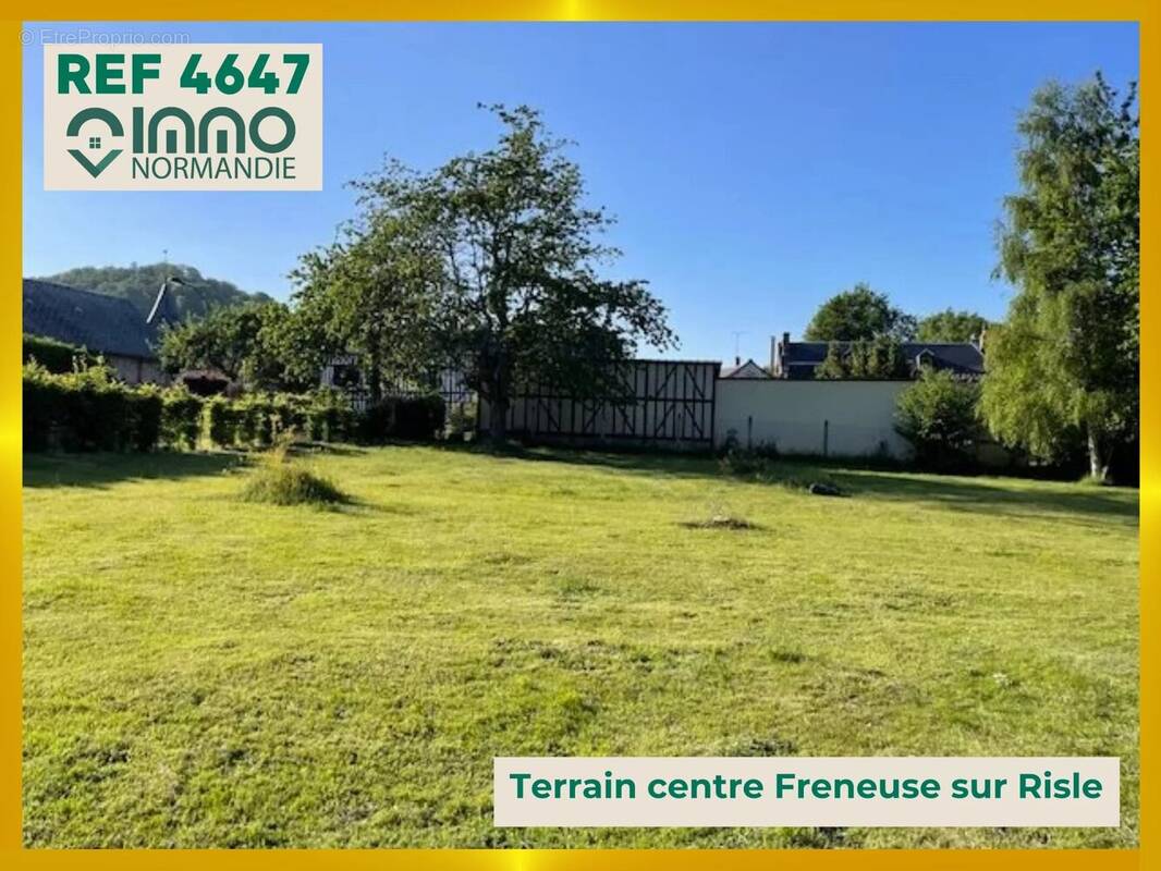 Terrain à FRENEUSE-SUR-RISLE