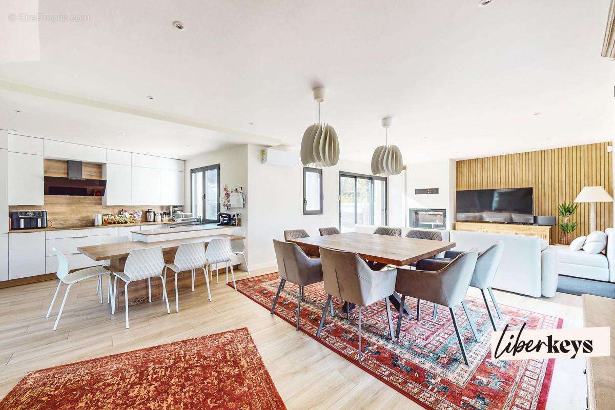 Maison à SAINT-LEGER-EN-YVELINES