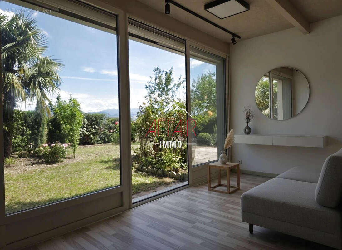 Appartement à CRANVES-SALES
