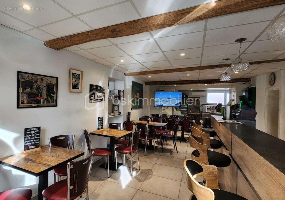 Commerce à SOULAIRE-ET-BOURG