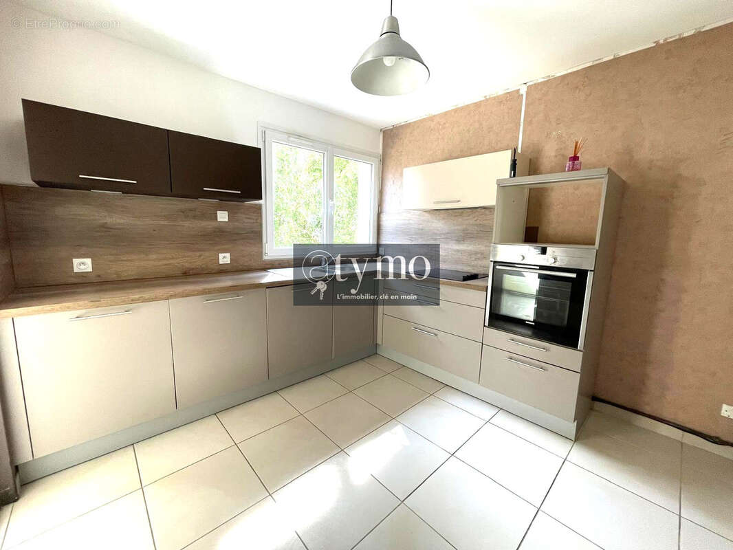 Appartement 5 pieces - 3 chambres - 2 eme etage - ascenceur - 107 m2 - photo 3