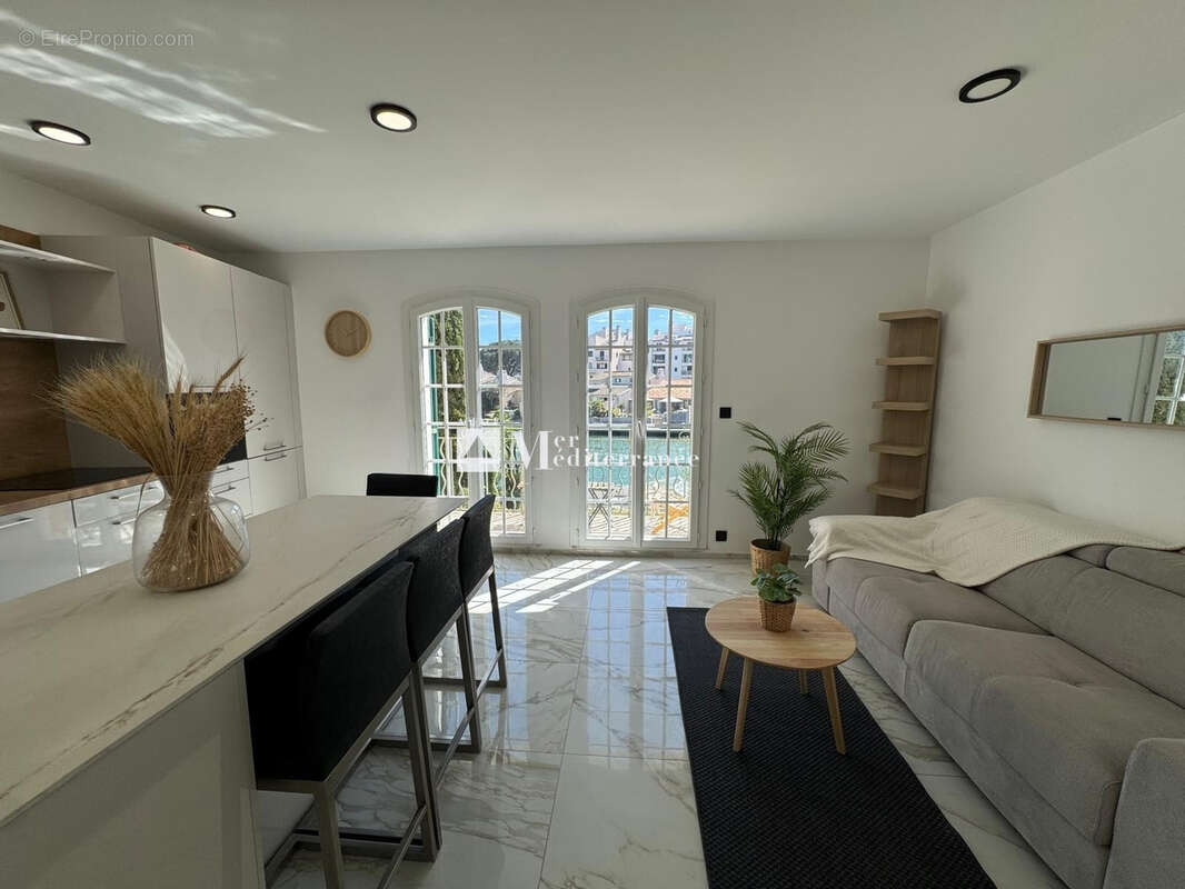 Appartement à GRIMAUD