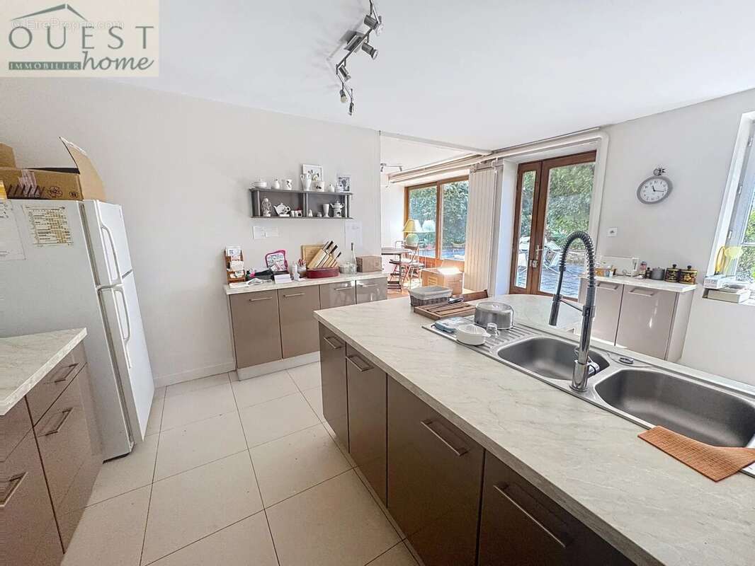 Maison à CHARBONNIERES-LES-BAINS