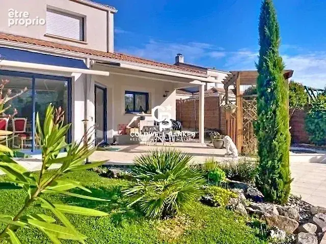 La Roche sur Yon, maison 5 chambres,  avec piscine chauffée et double garage double. - photo 3