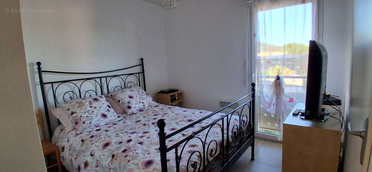 Appartement à SOLLIES-PONT