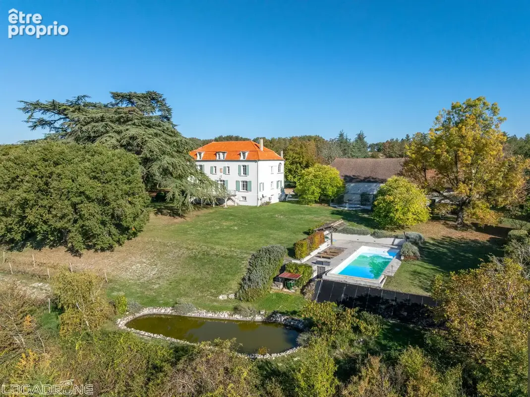 Entre Élégance et Nature : Domaine de Caractère avec Gîtes et Vue Dominante - photo 20