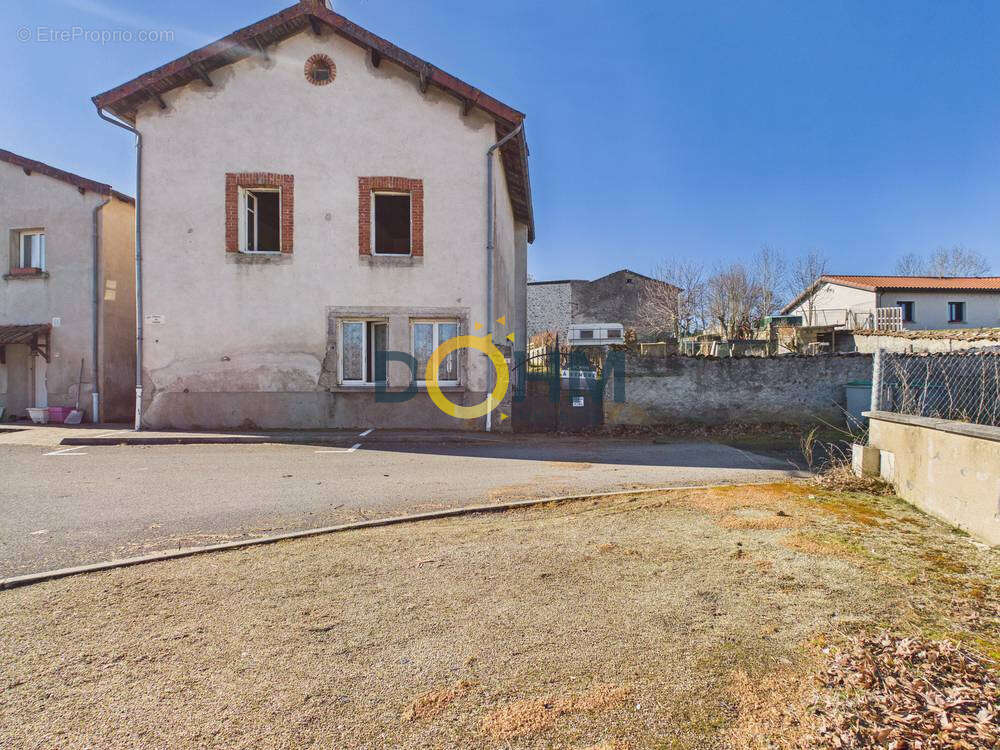 Maison à JULLIANGES
